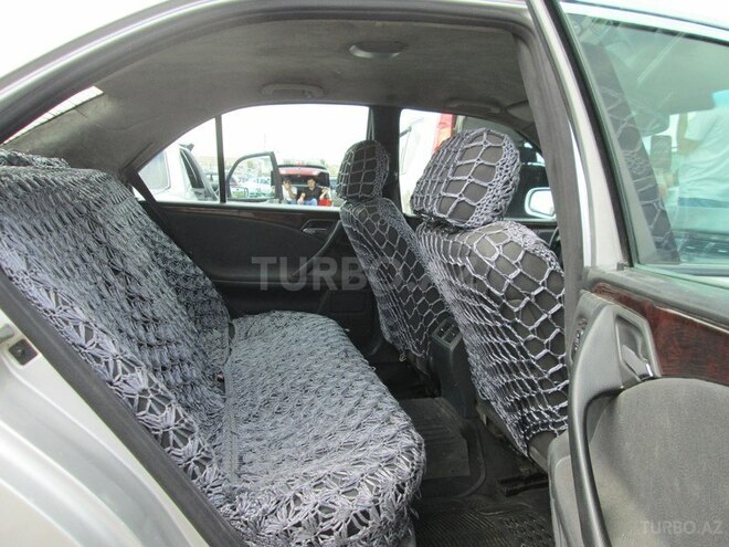 Mercedes E 220 2001, 299,000 km - 2.2 l - Bakı