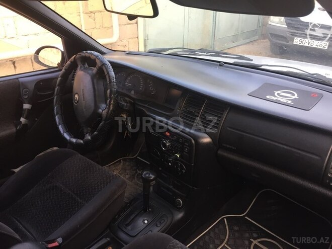 Opel Vectra 1998, 200,000 km - 2.0 l - Bakı