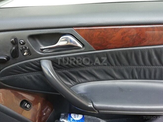 Mercedes C 240 2001, 293,000 km - 2.6 l - Bakı