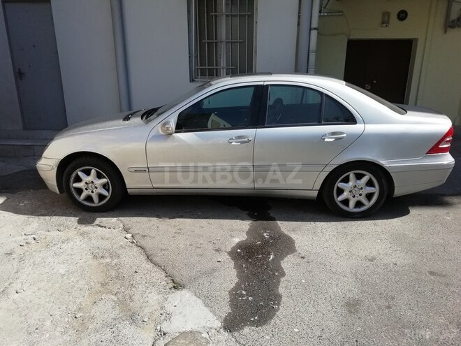 Mercedes C 240 2001, 293,000 km - 2.6 l - Bakı
