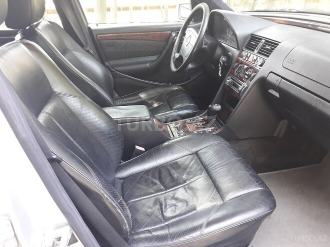 Mercedes C 220 2000, 300,000 km - 2.2 l - Bakı