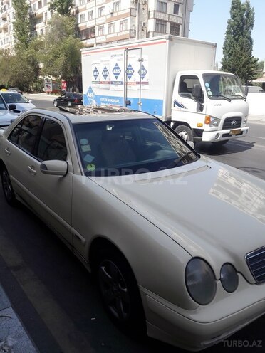 Mercedes E 220 2001, 273,200 km - 2.2 л - Bakı