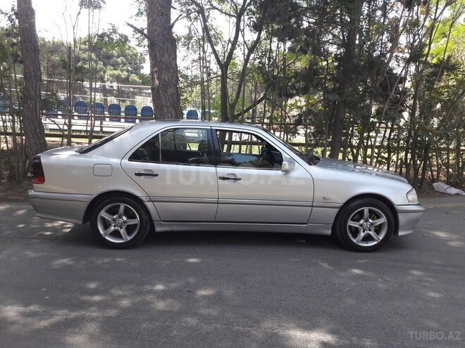 Mercedes C 220 2000, 300,000 km - 2.2 l - Bakı