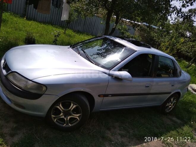 Opel Vectra 1997, 300,000 km - 1.8 л - Balakən