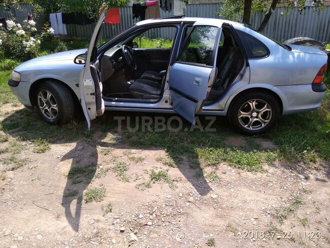 Opel Vectra 1997, 300,000 km - 1.8 л - Balakən