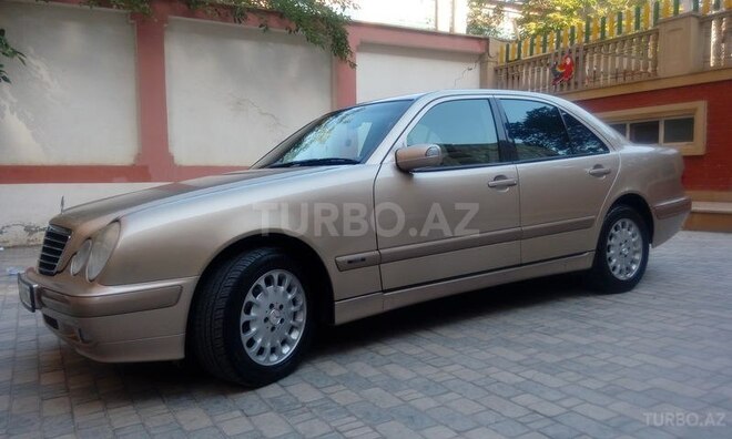 Mercedes E 240 2001, 195,000 km - 2.6 l - Bakı