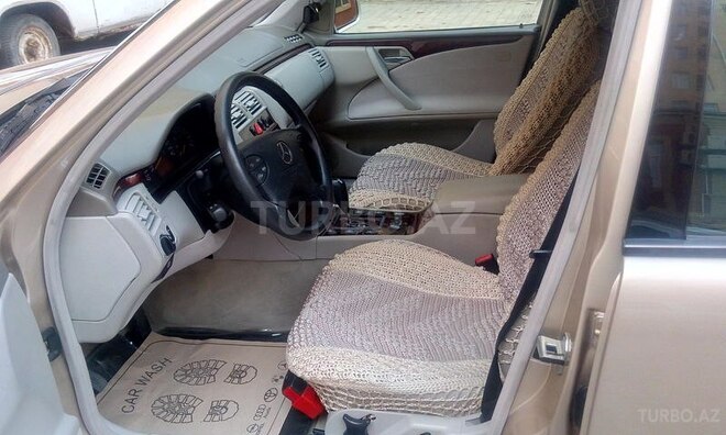 Mercedes E 240 2001, 195,000 km - 2.6 l - Bakı