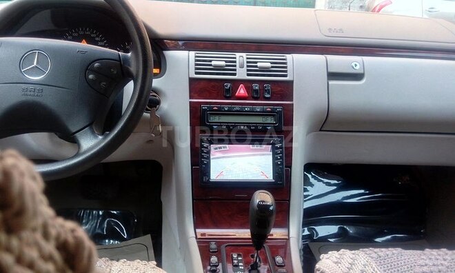 Mercedes E 240 2001, 195,000 km - 2.6 l - Bakı