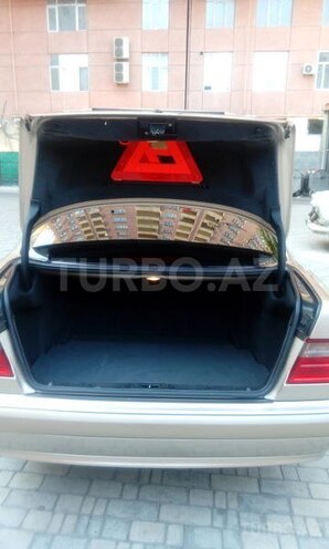 Mercedes E 240 2001, 195,000 km - 2.6 l - Bakı