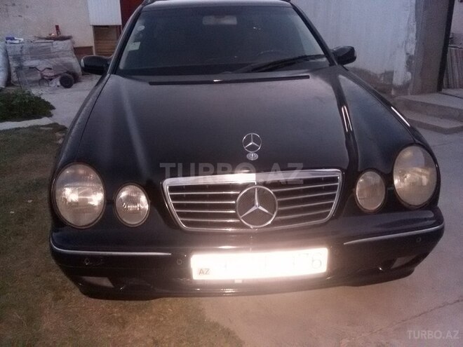 Mercedes E 220 2001, 295,000 km - 0.2 l - Bakı