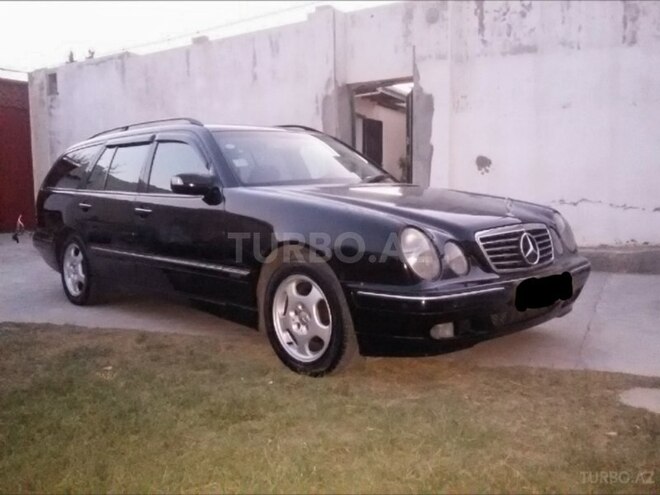 Mercedes E 220 2001, 295,000 km - 0.2 l - Bakı