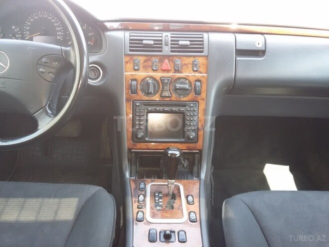Mercedes E 220 2001, 295,000 km - 0.2 l - Bakı