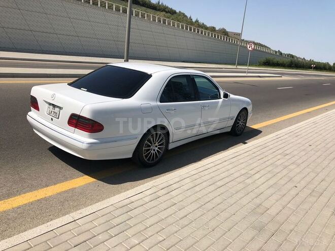Mercedes E 240 2000, 204,908 km - 2.4 l - Bakı