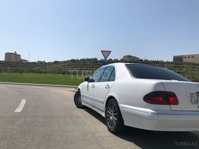Mercedes E 240 2000, 204,908 km - 2.4 l - Bakı