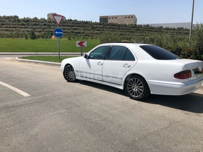Mercedes E 240 2000, 204,908 km - 2.4 l - Bakı