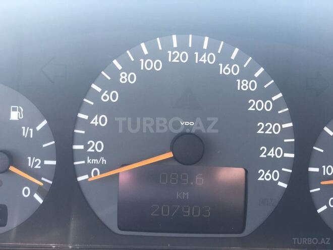Mercedes E 240 2000, 204,908 km - 2.4 l - Bakı
