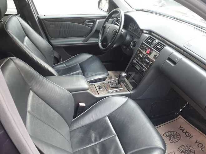 Mercedes E 240 2000, 234,000 km - 2.6 l - Bakı