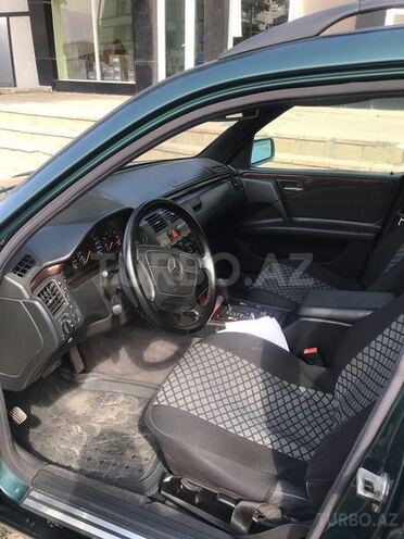 Mercedes E 230 1997, 408,000 km - 2.3 l - Bakı
