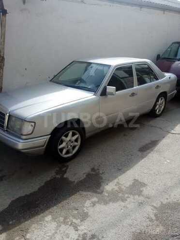 Mercedes E 200 1991, 35,684 km - 2.0 l - Bakı