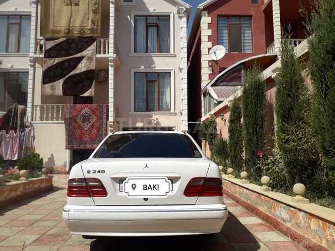 Mercedes E 240 2000, 226,000 km - 2.4 l - Bakı
