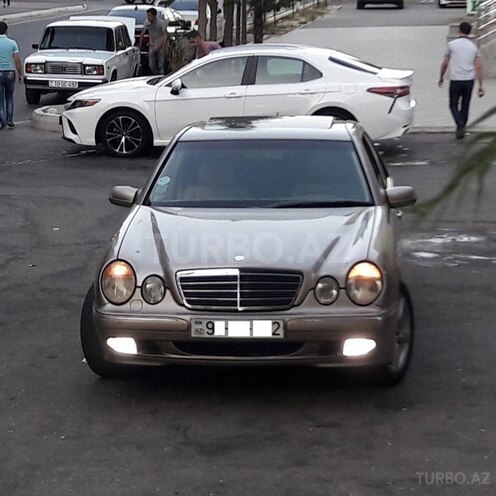 Mercedes E 240 2001, 358,000 km - 2.4 l - Bakı