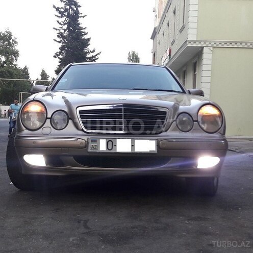 Mercedes E 240 2001, 358,000 km - 2.4 l - Bakı