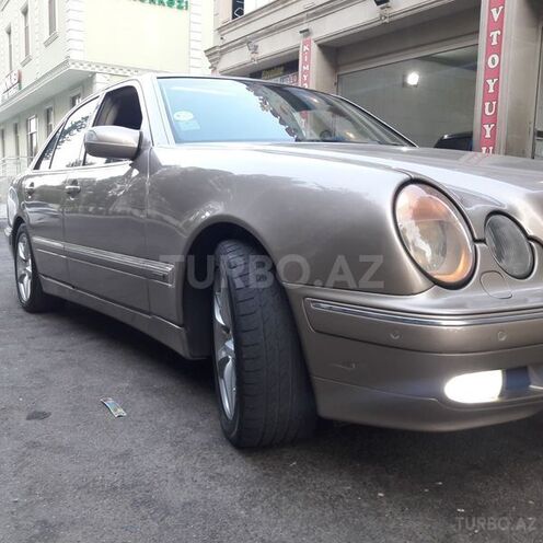 Mercedes E 240 2001, 358,000 km - 2.4 l - Bakı