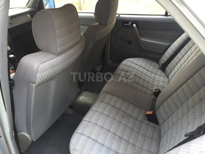 Mercedes 190 1989, 213,000 km - 2.0 l - Sumqayıt