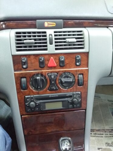 Mercedes E 240 1998, 233,017 km - 2.4 л - Bakı