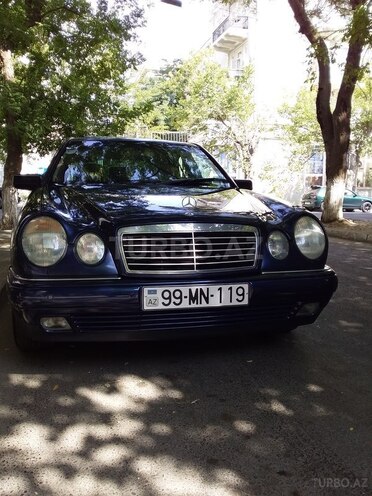 Mercedes E 240 1998, 233,017 km - 2.4 л - Bakı