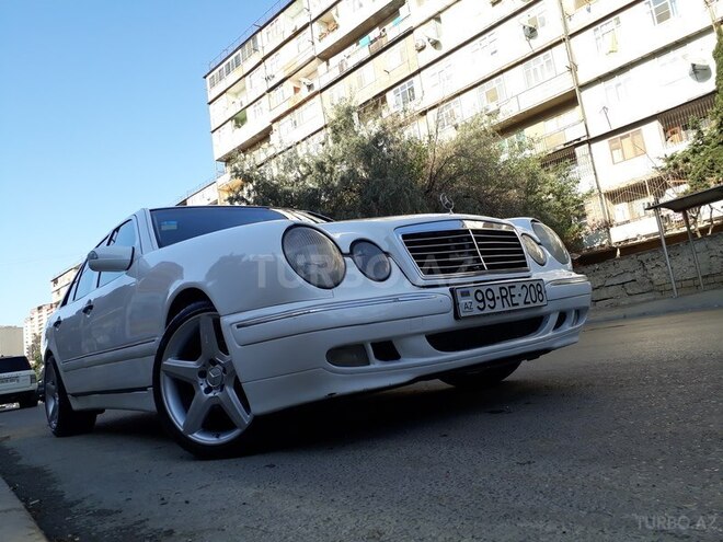 Mercedes E 220 2000, 276,000 km - 2.2 l - Bakı