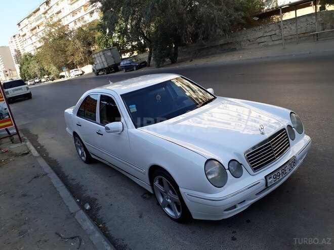 Mercedes E 220 2000, 276,000 km - 2.2 l - Bakı
