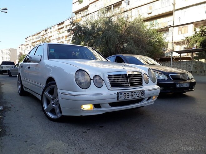 Mercedes E 220 2000, 276,000 km - 2.2 l - Bakı