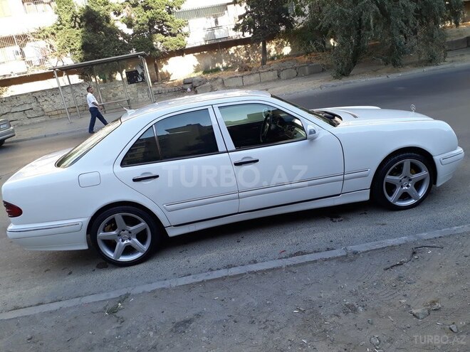 Mercedes E 220 2000, 276,000 km - 2.2 l - Bakı