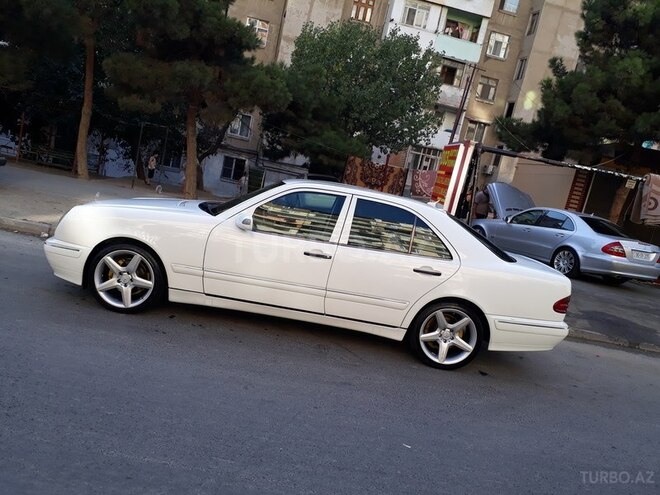 Mercedes E 220 2000, 276,000 km - 2.2 l - Bakı