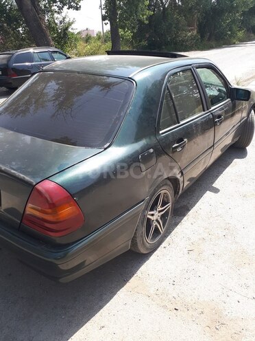 Mercedes C 180 1995, 225,650 km - 1.8 l - Quba