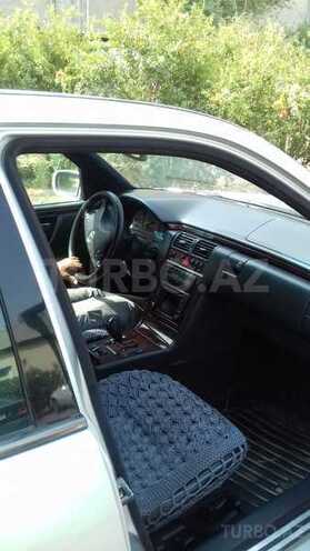 Mercedes E 220 2001, 369,000 km - 2.2 l - Bakı