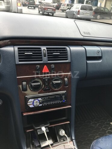 Mercedes E 220 1997, 344,000 km - 2.2 l - Bakı