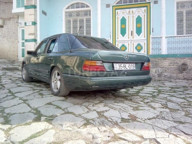 Mercedes E 230 1985, 299,673 km - 2.3 л - İsmayıllı