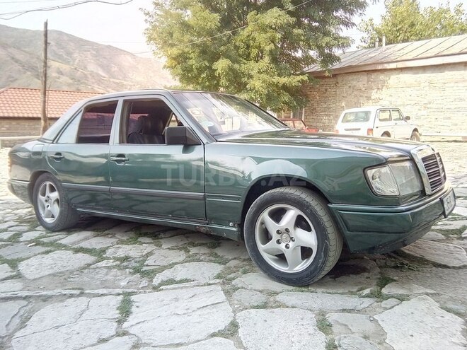 Mercedes E 230 1985, 299,673 km - 2.3 л - İsmayıllı