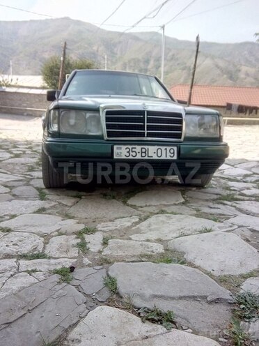 Mercedes E 230 1985, 299,673 km - 2.3 л - İsmayıllı