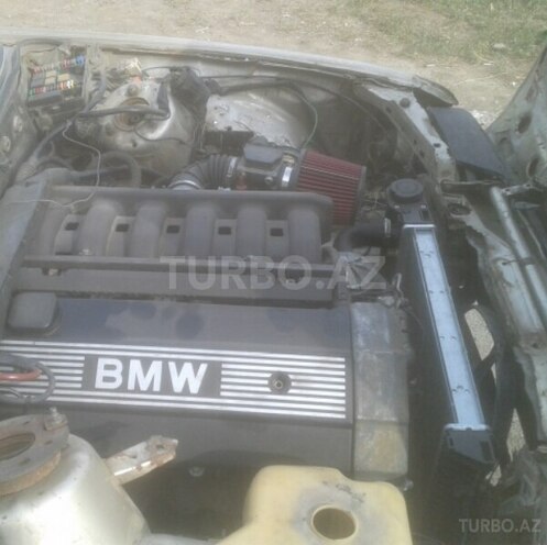 BMW 320 1984, 323,000 km - 0.2 l - Gəncə