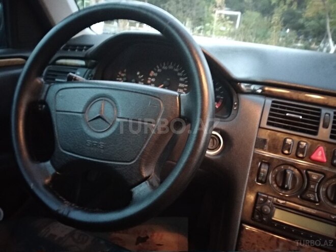 Mercedes E 200 1998, 330,000 km - 2.0 л - Sumqayıt