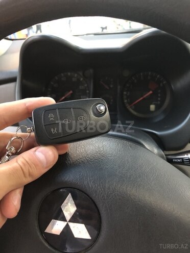 Mitsubishi Outlander 2002, 195,000 km - 2.4 л - Bakı
