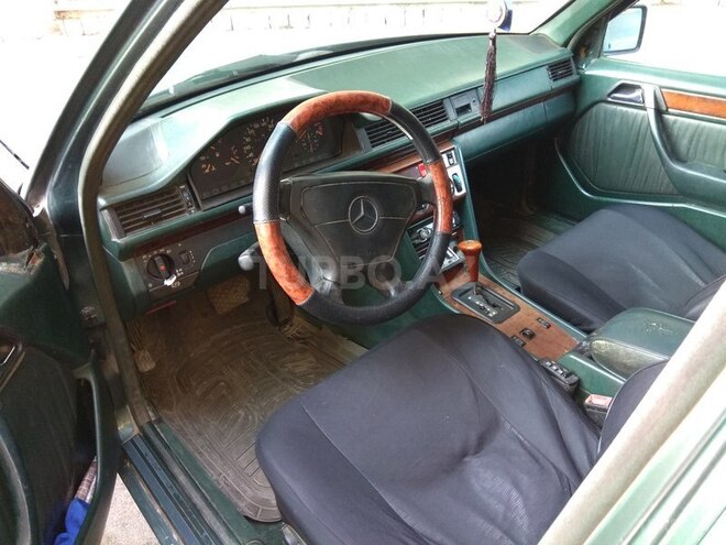 Mercedes E 220 1993, 467,916 km - 0.2 л - Bakı