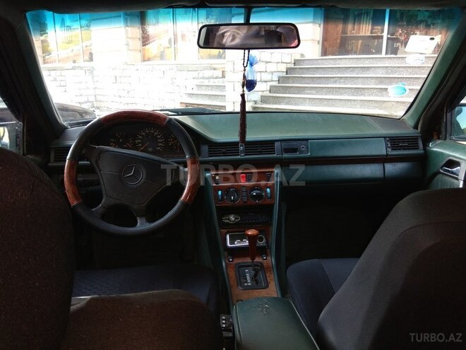 Mercedes E 220 1993, 467,916 km - 0.2 л - Bakı