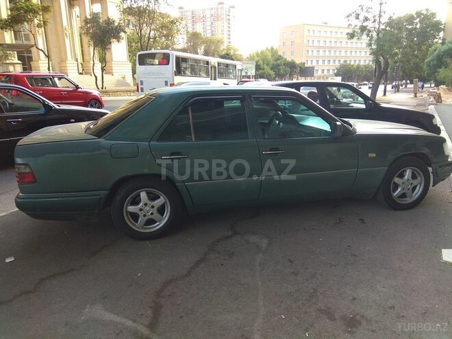 Mercedes E 220 1993, 467,916 km - 0.2 л - Bakı