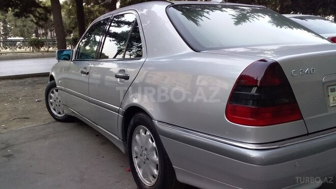 Mercedes C 240 2000, 245,000 km - 2.4 л - Bakı