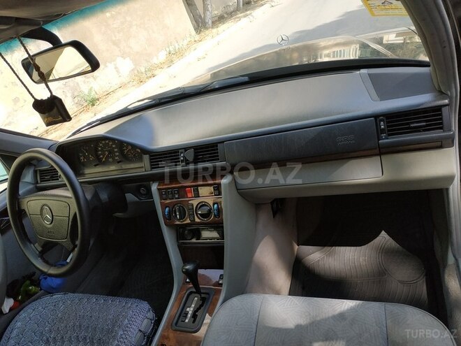 Mercedes E 220 1995, 540,000 km - 2.2 l - Bakı