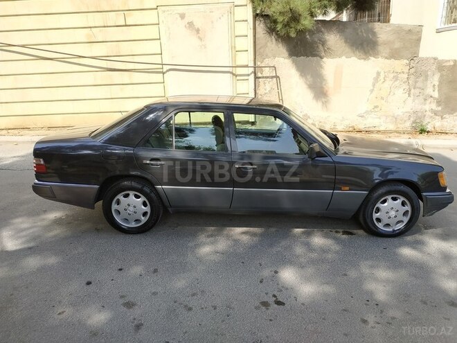 Mercedes E 220 1995, 540,000 km - 2.2 l - Bakı